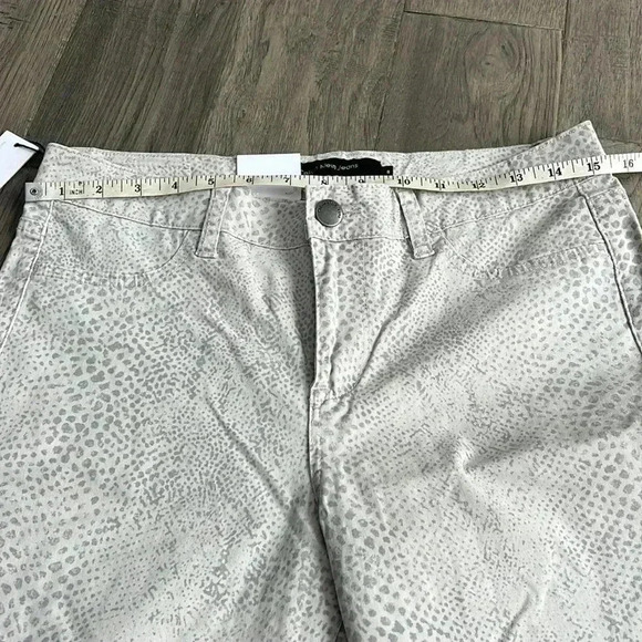 ✨🆕CALVIN Klein🆕✨ | Light snake print jean legging - Picture 6 of 9